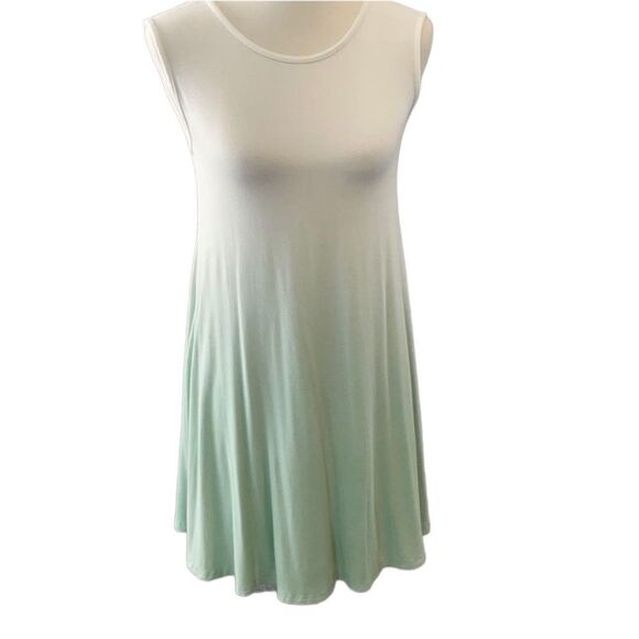 🍃 Alpha Green Ombre Dress from Francesca’s - Size Small - Picture 1 of 4